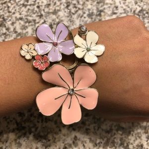 Forever 21 Vintage Baroque Style Flower Bracelet